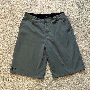 Under Armour Boy’s adjustable waist (XL) Performance Golf Shorts